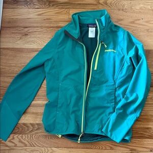 Patagonia Green Ski/Snow Softshell Jacket with Lime Accents